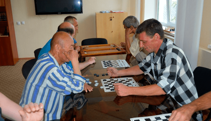 game checkers to distract from the addiction to beer